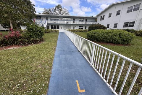 Condo in Deerfield Beach, Florida, 1 bedroom  № 1050232 - photo 15