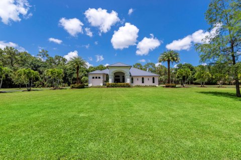 House in Jupiter, Florida 5 bedrooms, 357.67 sq.m. № 1168720 - photo 9