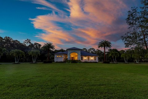 House in Jupiter, Florida 5 bedrooms, 357.67 sq.m. № 1168720 - photo 8