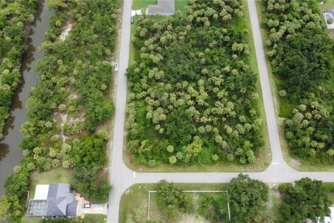 Terreno en venta en Port Charlotte, Florida № 1250569 - foto 2