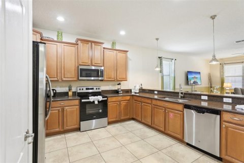 Casa en venta en Davenport, Florida, 8 dormitorios, 363.15 m2 № 1250601 - foto 12