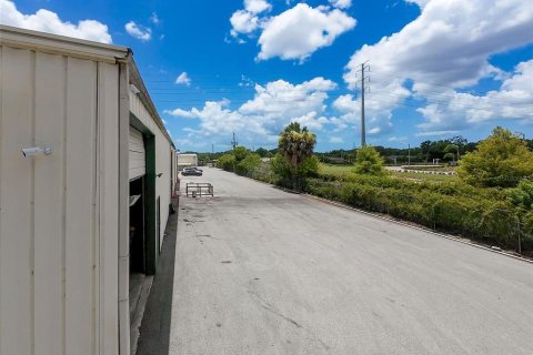 Propiedad comercial en venta en New Port Richey, Florida, 2024.62 m2 № 1248454 - foto 17