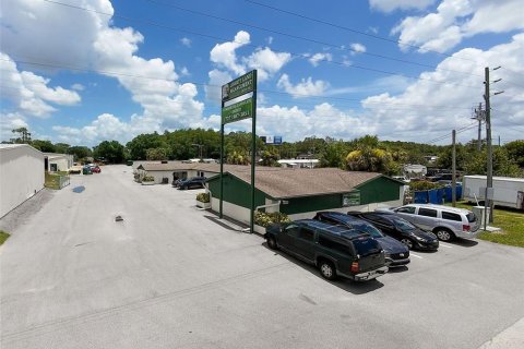 Propiedad comercial en venta en New Port Richey, Florida, 2024.62 m2 № 1248454 - foto 4