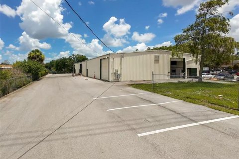 Commercial property in New Port Richey, Florida 2024.62 sq.m. № 1248454 - photo 16