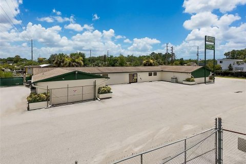 Propiedad comercial en venta en New Port Richey, Florida, 2024.62 m2 № 1248454 - foto 2