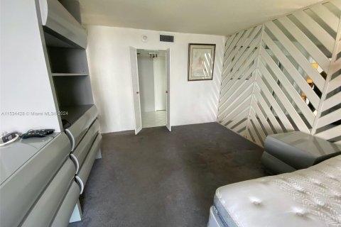 Condominio en venta en Sunny Isles Beach, Florida, 2 dormitorios, 123.65 m2 № 1037502 - foto 22