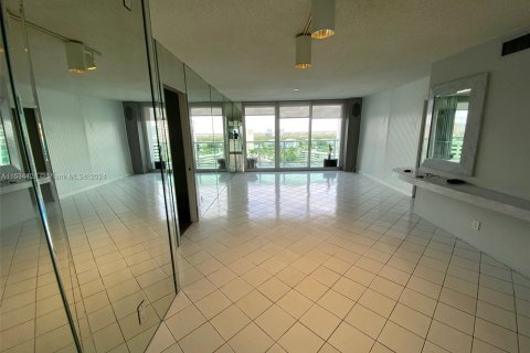 Copropriété à vendre à Sunny Isles Beach, Floride: 2 chambres, 123.65 m2 № 1037502 - photo 16