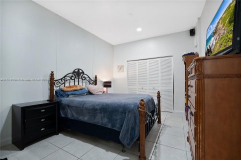 Adosado en venta en Homestead, Florida, 4 dormitorios, 163.97 m2 № 1073168 - foto 13