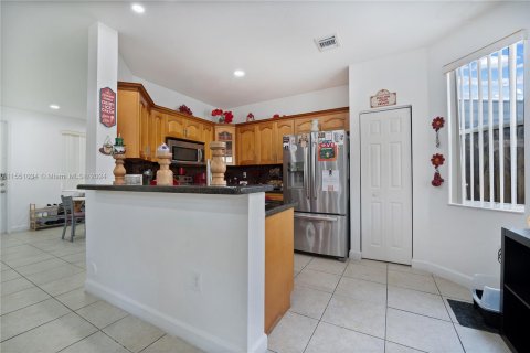 Adosado en venta en Homestead, Florida, 4 dormitorios, 163.97 m2 № 1073168 - foto 9