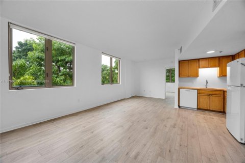 Condominio en venta en Miami, Florida, 1 dormitorio, 60.57 m2 № 1399803 - foto 1