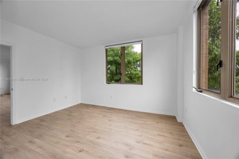 Condo in Miami, Florida, 1 bedroom  № 1399803 - photo 8