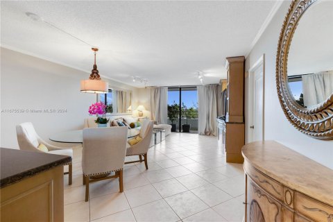 Condo in Hallandale Beach, Florida, 1 bedroom  № 1399805 - photo 11