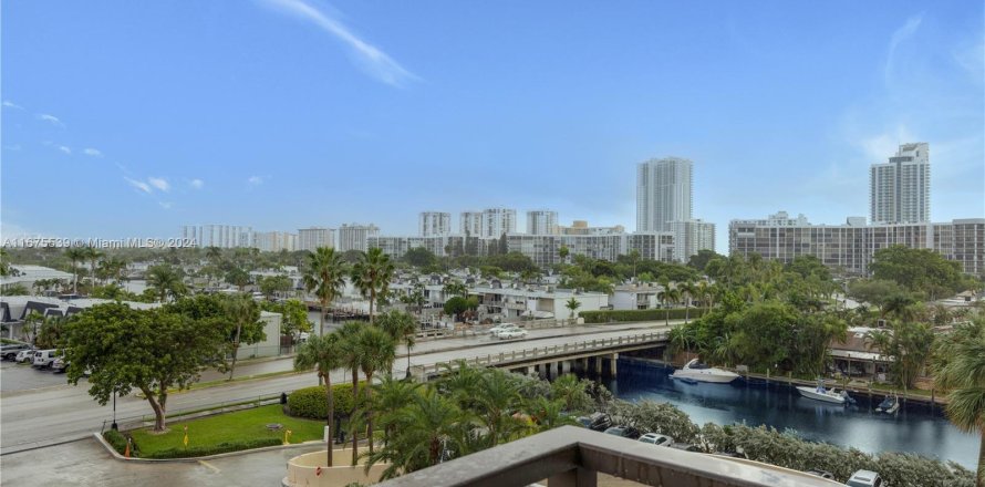 Condo à Hallandale Beach, Floride, 1 chambre  № 1399805