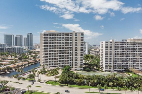 Condominio en venta en Hallandale Beach, Florida, 1 dormitorio, 88.26 m2 № 1399805 - foto 6