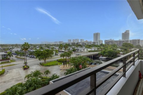 Copropriété à vendre à Hallandale Beach, Floride: 1 chambre, 88.26 m2 № 1399805 - photo 2