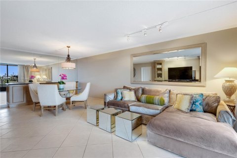 Condominio en venta en Hallandale Beach, Florida, 1 dormitorio, 88.26 m2 № 1399805 - foto 18