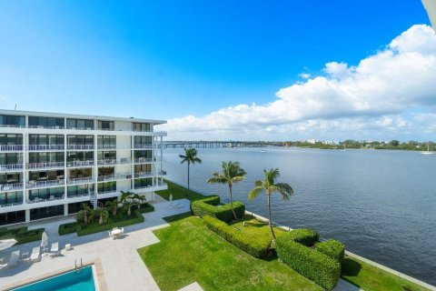 Copropriété à vendre à Palm Beach, Floride: 2 chambres, 154.12 m2 № 1068155 - photo 17