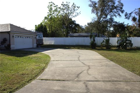 House in Lakeland, Florida 4 bedrooms, 211.91 sq.m. № 1430592 - photo 3