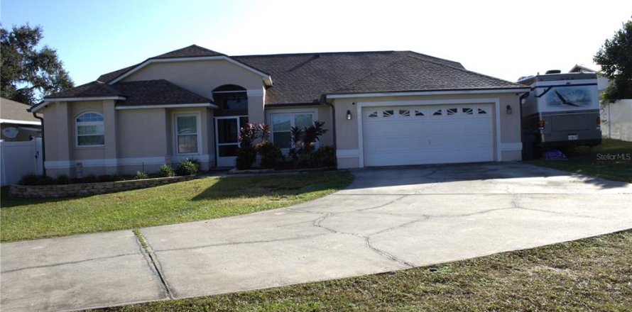 House in Lakeland, Florida 4 bedrooms, 211.91 sq.m. № 1430592