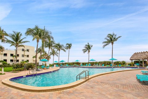 Condo in Hollywood, Florida, 1 bedroom  № 1270760 - photo 26