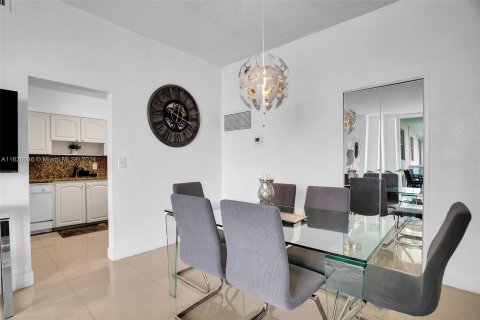 Copropriété à vendre à Hollywood, Floride: 1 chambre, 73.3 m2 № 1270760 - photo 13