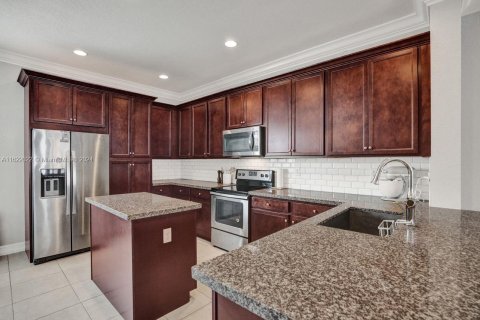 Adosado en venta en Pembroke Pines, Florida, 3 dormitorios, 188.87 m2 № 1270764 - foto 13