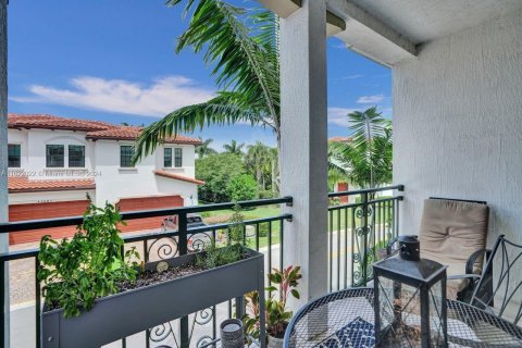 Townhouse in Pembroke Pines, Florida 3 bedrooms, 188.87 sq.m. № 1270764 - photo 24