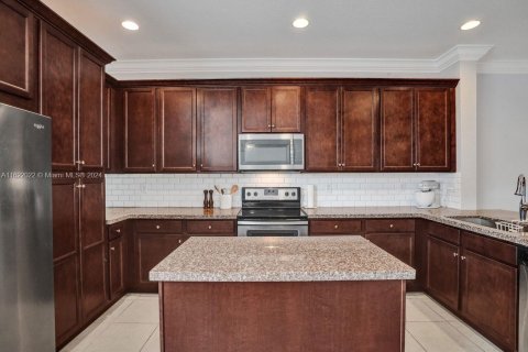 Adosado en venta en Pembroke Pines, Florida, 3 dormitorios, 188.87 m2 № 1270764 - foto 16