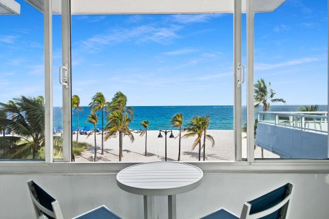 Condo in Fort Lauderdale, Florida, 1 bedroom  № 1040851 - photo 2