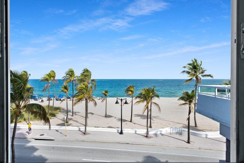 Condo in Fort Lauderdale, Florida, 1 bedroom  № 1040851 - photo 1