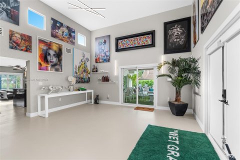 Villa ou maison à vendre à Miami, Floride: 4 chambres, 325.07 m2 № 1380456 - photo 6