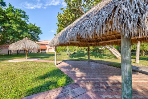 Condo in Margate, Florida, 1 bedroom  № 1020039 - photo 11