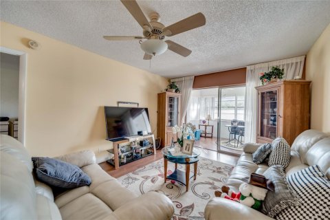 Condo in Margate, Florida, 1 bedroom  № 1020039 - photo 28