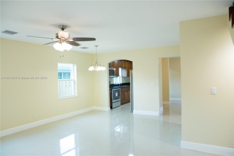 Casa en alquiler en Hollywood, Florida, 3 dormitorios, 133.31 m2 № 1345546 - foto 6