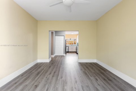 Copropriété à vendre à Miami Beach, Floride: 2 chambres, 77.39 m2 № 1345663 - photo 2