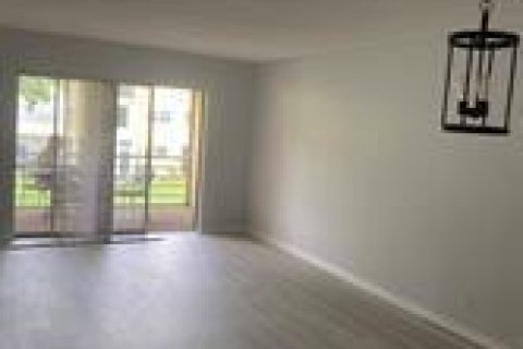 Condo in Deerfield Beach, Florida, 2 bedrooms  № 1031392 - photo 10