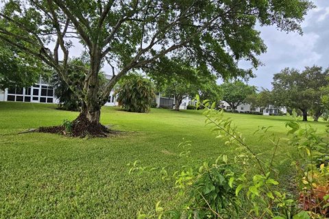 Condo in Deerfield Beach, Florida, 2 bedrooms  № 1100016 - photo 22