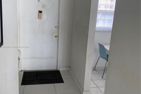 Condo in Hallandale Beach, Florida, 2 bedrooms  № 1293880 - photo 29