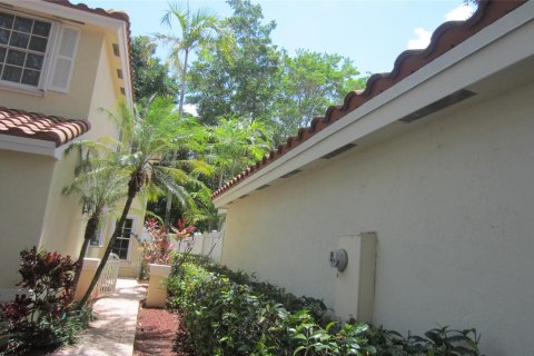 House in Weston, Florida 4 bedrooms, 146.04 sq.m. № 1226759 - photo 1