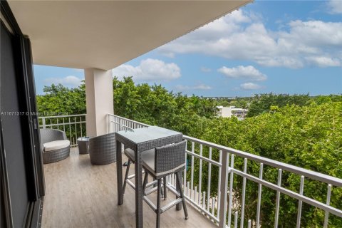 Condominio en venta en Miami, Florida, 2 dormitorios, 121.89 m2 № 1398414 - foto 17