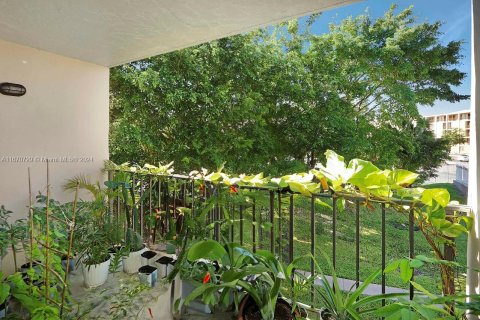 Condominio en venta en Miami, Florida, 1 dormitorio, 72.09 m2 № 1398412 - foto 16