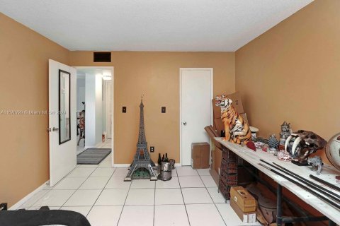 Condominio en venta en Miami, Florida, 1 dormitorio, 72.09 m2 № 1398412 - foto 14