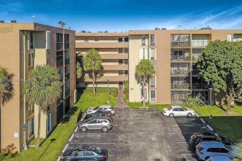 Condo in Miami, Florida, 1 bedroom  № 1398412 - photo 2