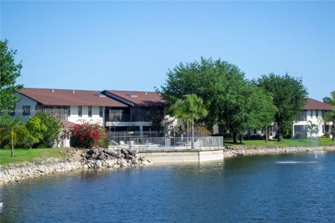 Купить коммерческую недвижимость в Нейплс, Флорида № 1049471 - фото 5