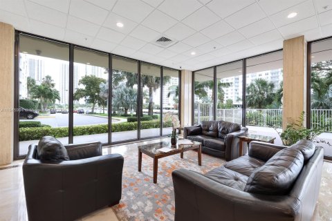 Condominio en venta en Sunny Isles Beach, Florida, 41.62 m2 № 1049578 - foto 2