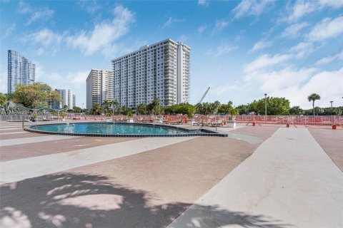 Studio in the Condo in Sunny Isles Beach, Florida  № 1049578 - photo 26