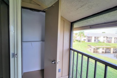 Condo in Stuart, Florida, 2 bedrooms  № 1065700 - photo 19