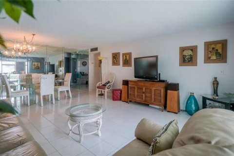 Condominio en venta en Dania Beach, Florida, 2 dormitorios, 110.55 m2 № 1095953 - foto 14