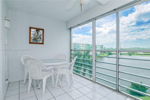 Condominio en venta en Dania Beach, Florida, 2 dormitorios, 110.55 m2 № 1095953 - foto 15