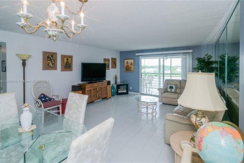 Condominio en venta en Dania Beach, Florida, 2 dormitorios, 110.55 m2 № 1095953 - foto 10